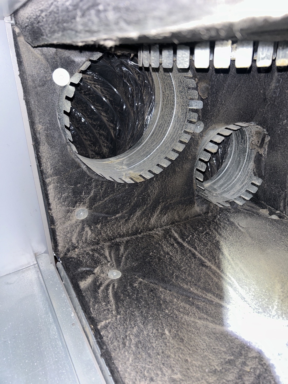 Supply box with multiple duct runs
